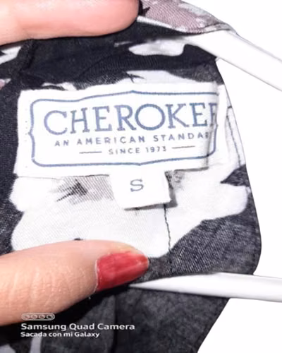 Polera Negra/Flores Cherokee Talla S Nueva - Imagen 2