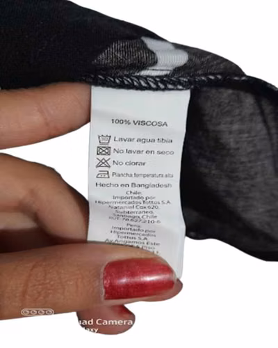 Polera Negra/Flores Cherokee Talla S Nueva - Imagen 3