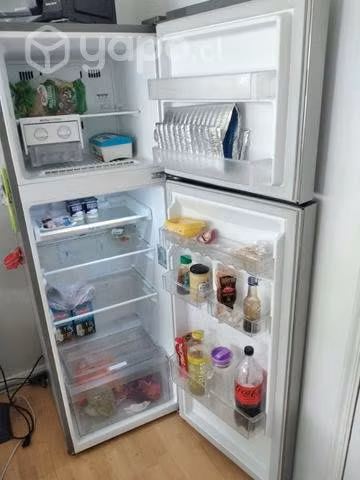 Refrigerador LG funcionando en perfecto estado