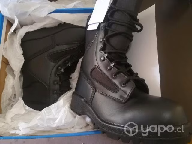 Botas en su caja nuevas