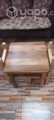 Conjunto de mesitas de madera 2 sillas
