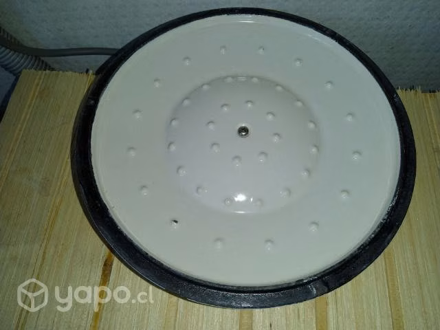 Antigua olla fierro enlozada con tapa,pesada vinta