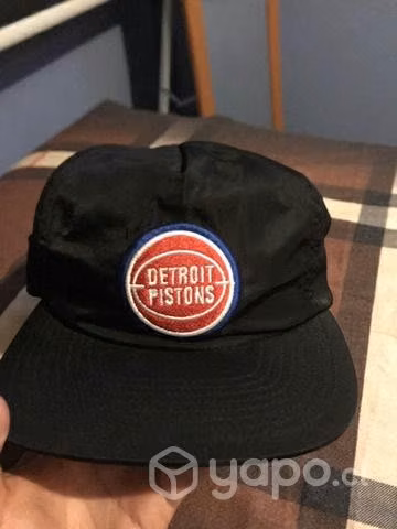 Gorro/trucker hat mitchell and ness detroit piston
