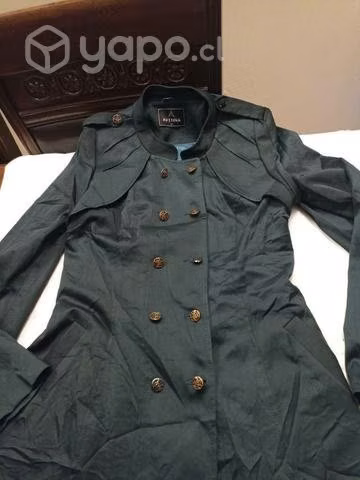 Trench largo talla M .verde musgo
