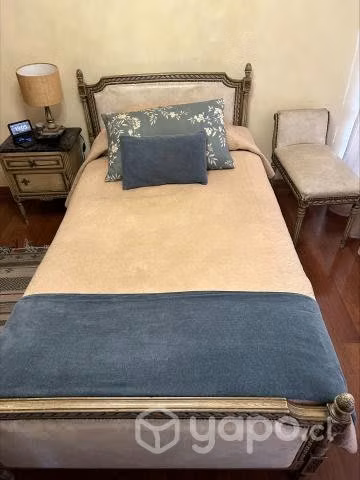 Cama 1,5 plaza, Velador y Banqueta