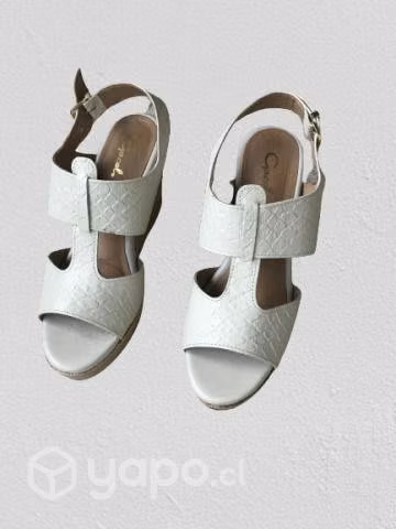 Sandalia, Chala "gacel". blanca. cuero. n° 37