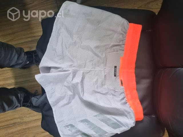 Short adidas con calza
