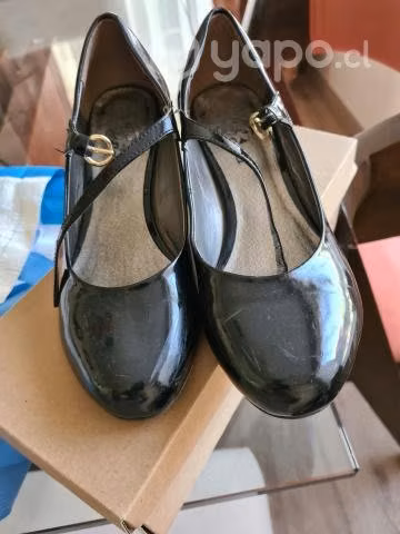 zapatos de cueca niña marca Bata N°35 - Imagen 2