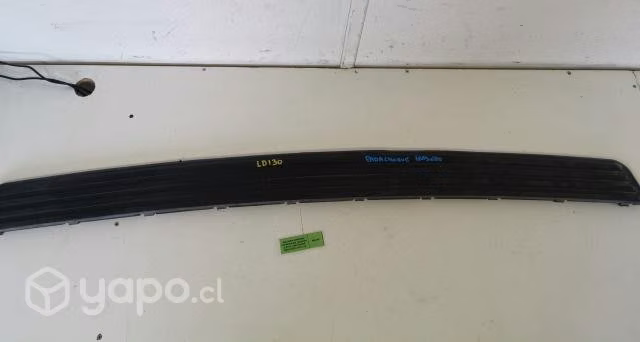 Moldura Sup Parachoque Tras Land Rover 2011