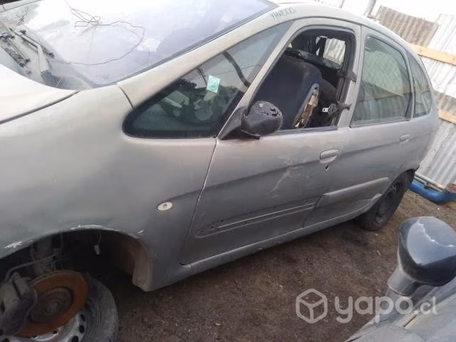 Puerta trasera izquierda xsara picasso