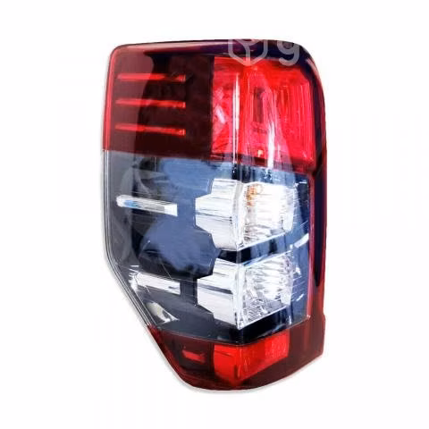 Farol foco trasero mitsubishi l200 katana 2019-202