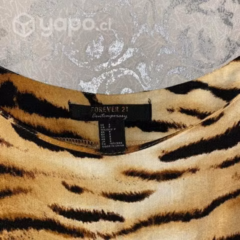 Polera FOREVER 21 talla S