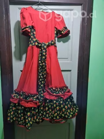 Vestido de huasa rojo con negro sin falso