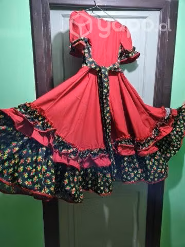 Vestido de huasa rojo con negro sin falso