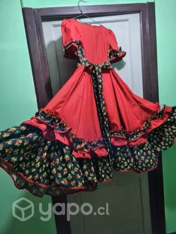 Vestido de huasa rojo con negro sin falso