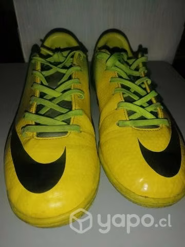Zapato de futbol