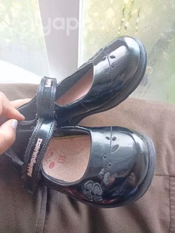 Zapatitos de charol número 28