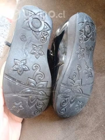 Zapatitos de charol número 28
