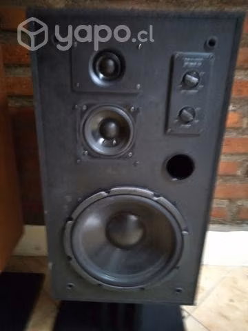 Parlantes Realistic Optimus 45