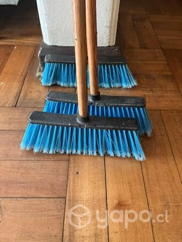 Escobas nuevas