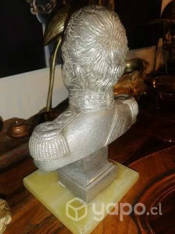 Busto de Bernardo ohiggins de bronce, pesa 5kg