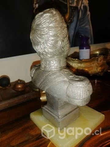 Busto de Bernardo ohiggins de bronce, pesa 5kg