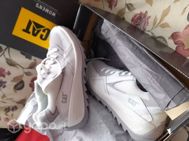 Zapatillas cat nuevas