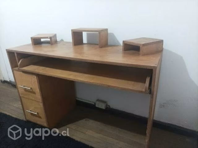 Escritorio de madera