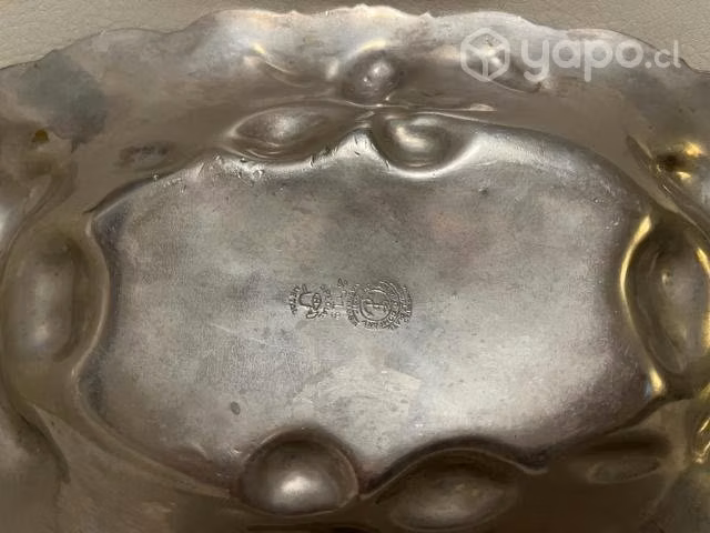 Hermosa Bandeja Antigua Tallada Marca Homan MFG - Imagen 2