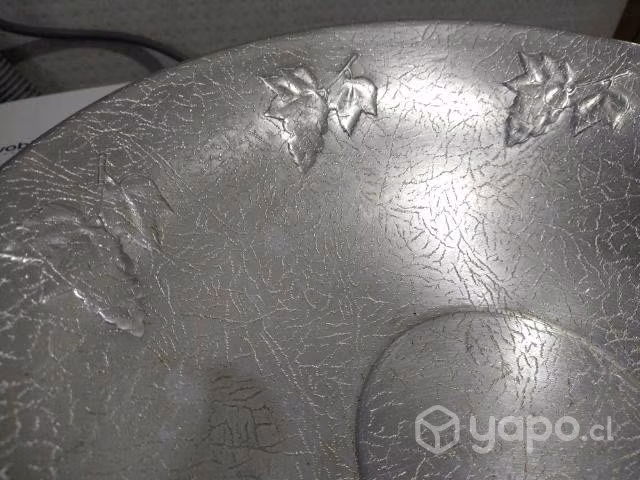 Antigua gran frutera de aluminio con diseño retro