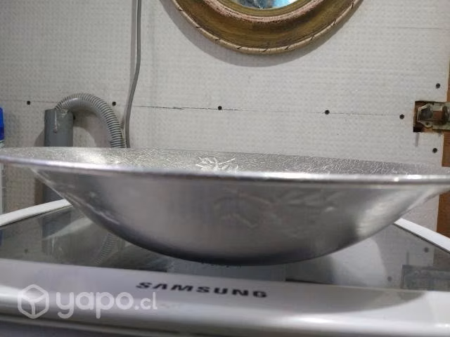 Antigua gran frutera de aluminio con diseño retro