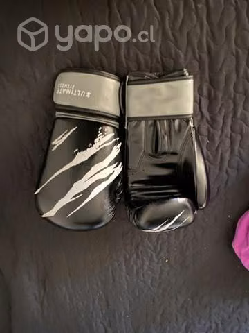 Saco de boxeo y mas guantes