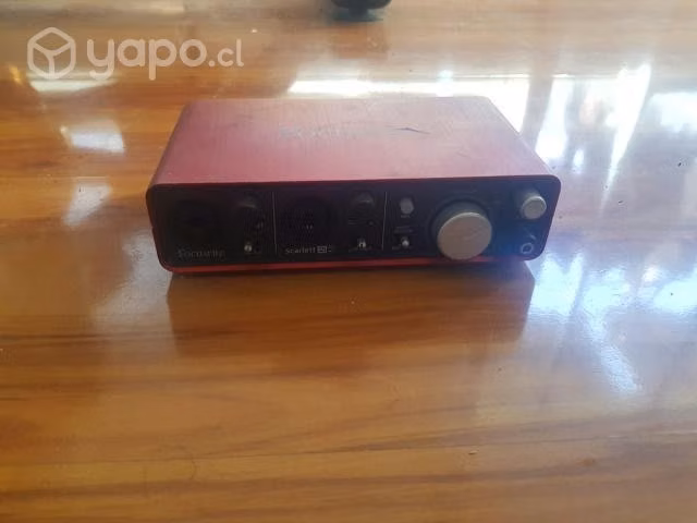 Interfaz de audio focusrite 2i2