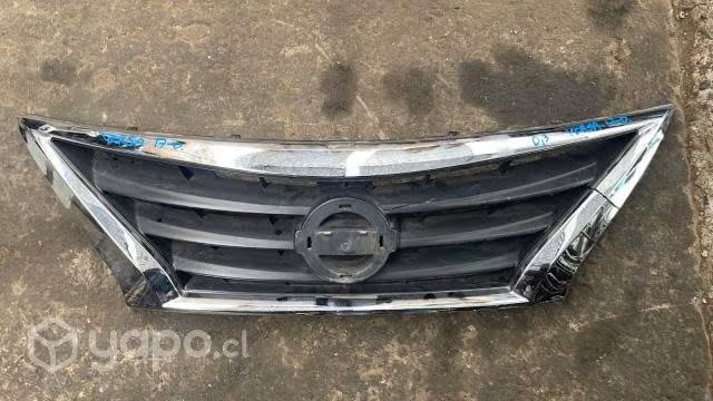 Mascara nissan versa 2017 original