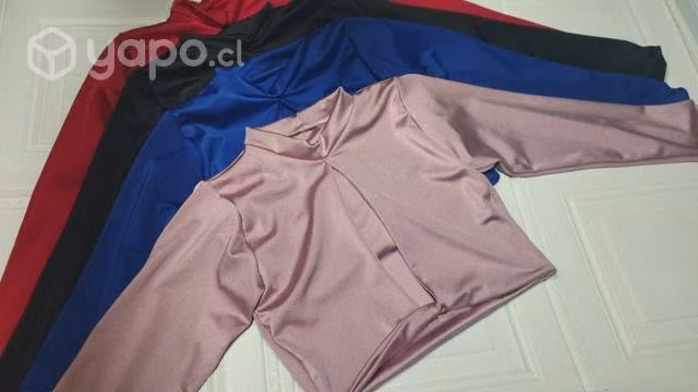 Crop top manga larga