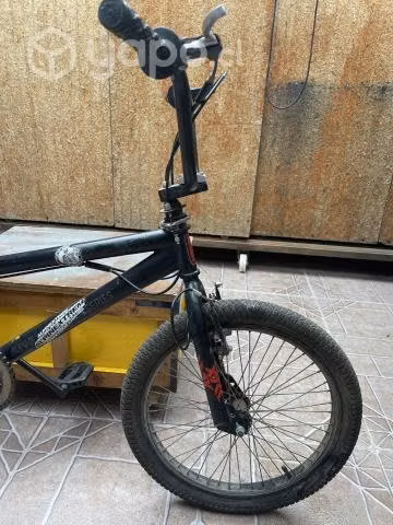 Bicicleta BMX para trucos