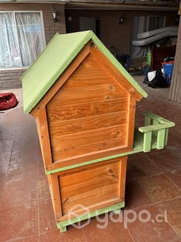 casa de perro de 2 pisos