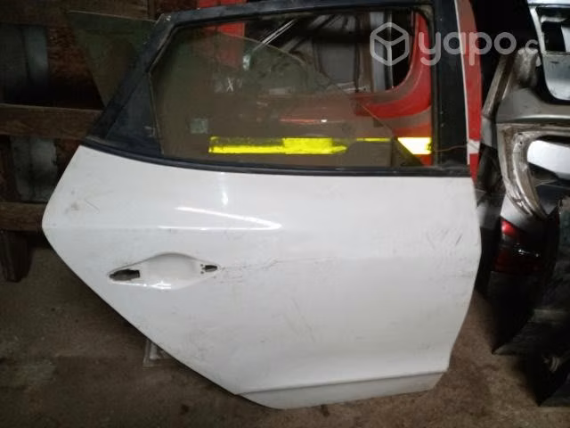 Hyundai Tucson 2014 puerta trasera derecha