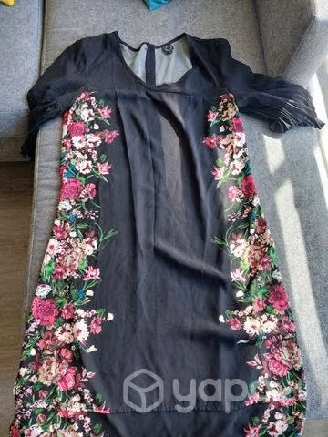 Carteras, cadena, vestido y chalas - Imagen 4