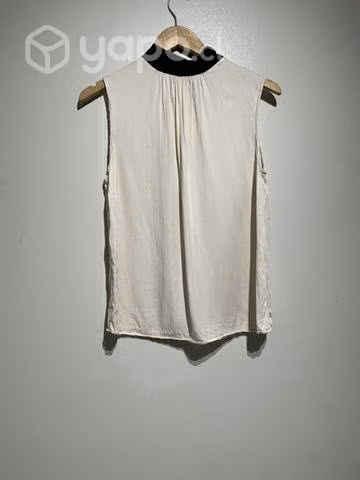 Blusa con cinta en el cuello Mango