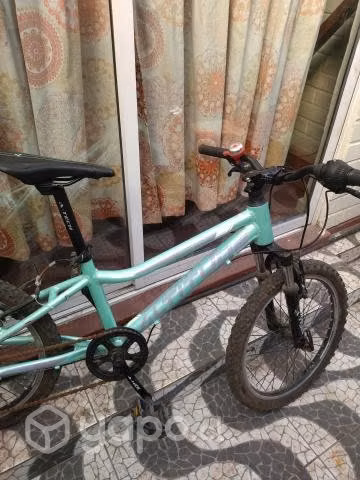Bicicleta Altitude Kuden Mediana Celeste Claro