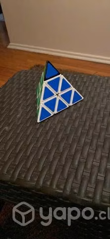 Pirámide triangular