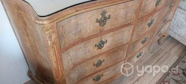 Cómoda antigua estilo clasico madera noble