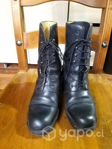 Botines de Cuero Benetton