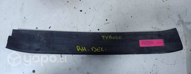 Tapiz Cubre Zocalo Delantero Derecho (TYR060) Toyo