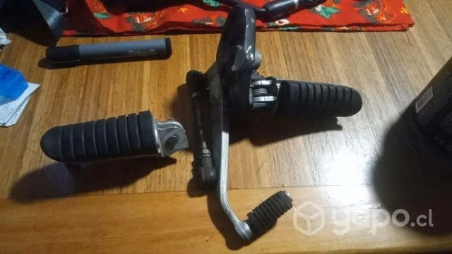 Pedalines buen estado V-strom 1000