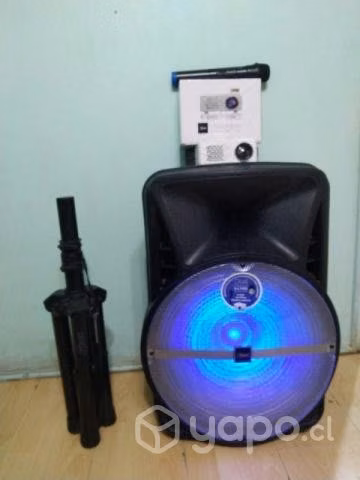 Parlante Inalambrico pack con atril, proyector, mi