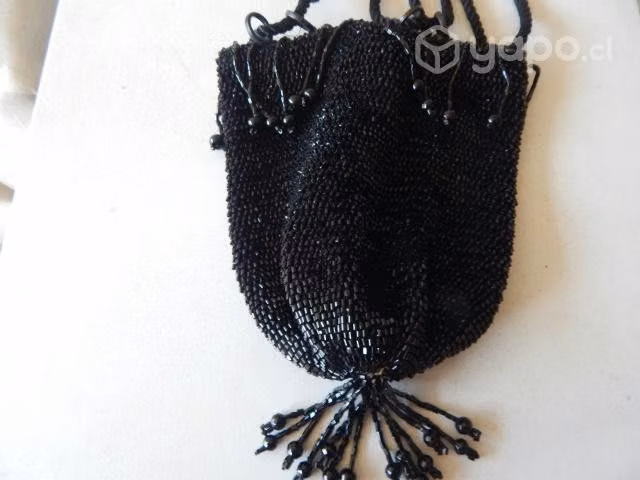Bolsito de fiesta, mostacillas, reliquia año 1920