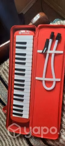 Melodica 37 notas muy poco uso