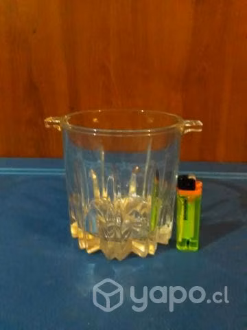Hielera de vidrio nueva